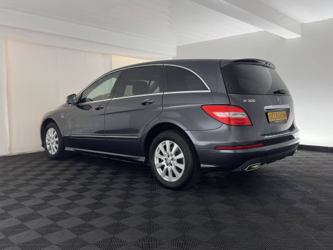 Mercedes-Benz R-Klasse 300 CDI BlueEFFICIENCY Prestige [ 7-Pers. ] Aut. *PANO | LEATHER-MICROFIBRE | XENON | BLINDSPOT | COMFORTSEATS | NAVI-FULLMAP | CAMERA | SHIFTPADDLES | PRIVACY-GLASS | ECC | PDC | CRUISE | 18''ALU*