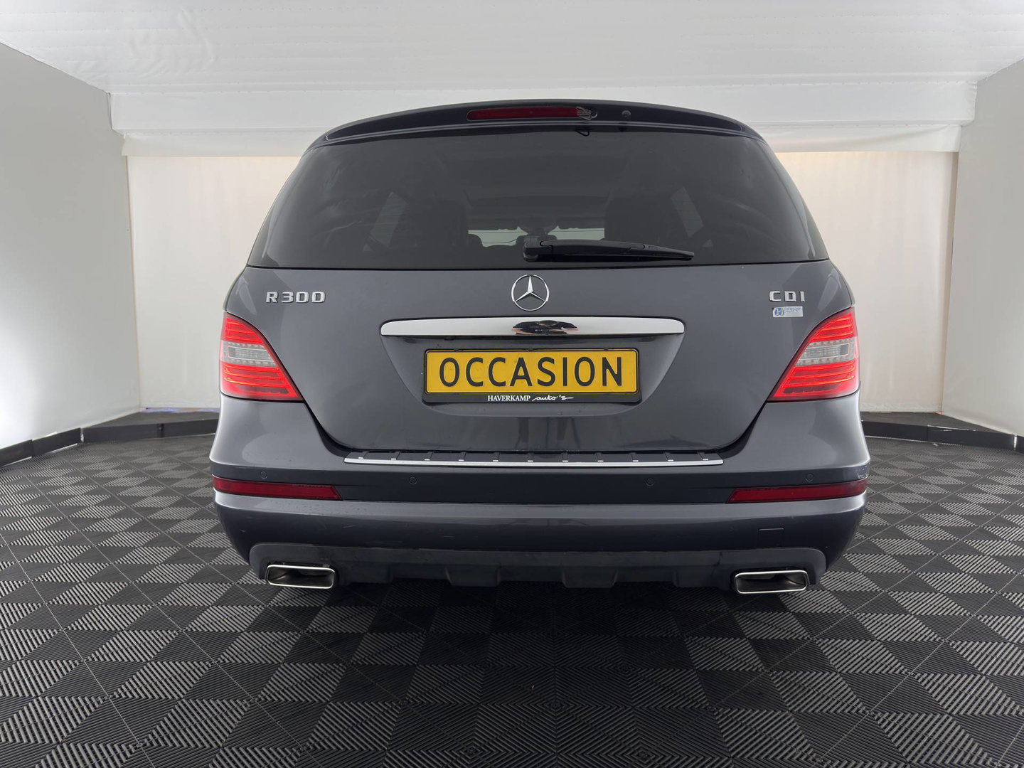 Mercedes-Benz R-Klasse 300 CDI BlueEFFICIENCY Prestige [ 7-Pers. ] Aut. *PANO | LEATHER-MICROFIBRE | XENON | BLINDSPOT | COMFORTSEATS | NAVI-FULLMAP | CAMERA | SHIFTPADDLES | PRIVACY-GLASS | ECC | PDC | CRUISE | 18''ALU*