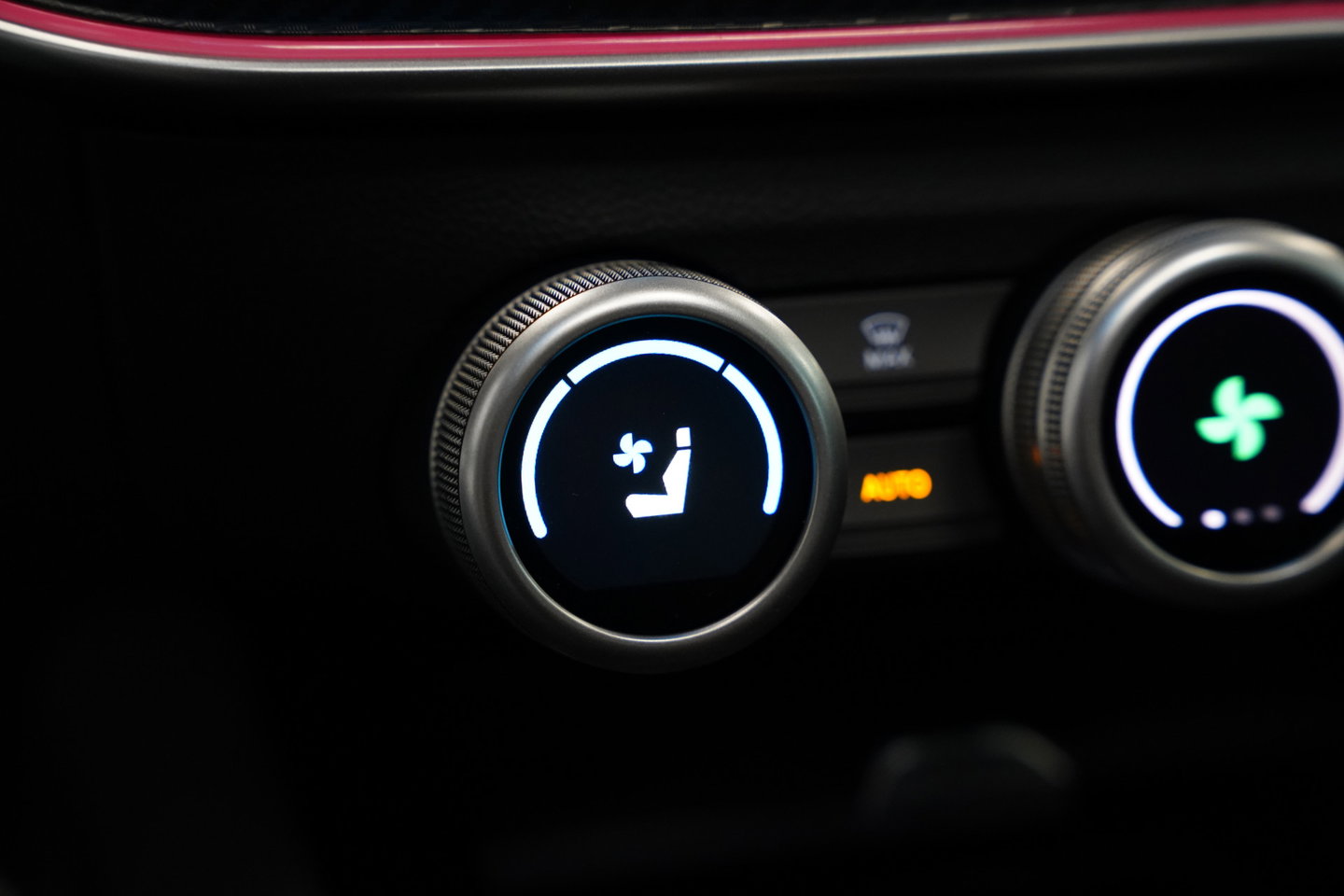 Škoda Superb Combi 1.5 TSI PHEV Sportline Business Climate control Panoramadak Leder Elek. Stoelen Stoel Ventilatie/Verwarming 24 Maanden garantie* (Vraag naar de voorwaarden)