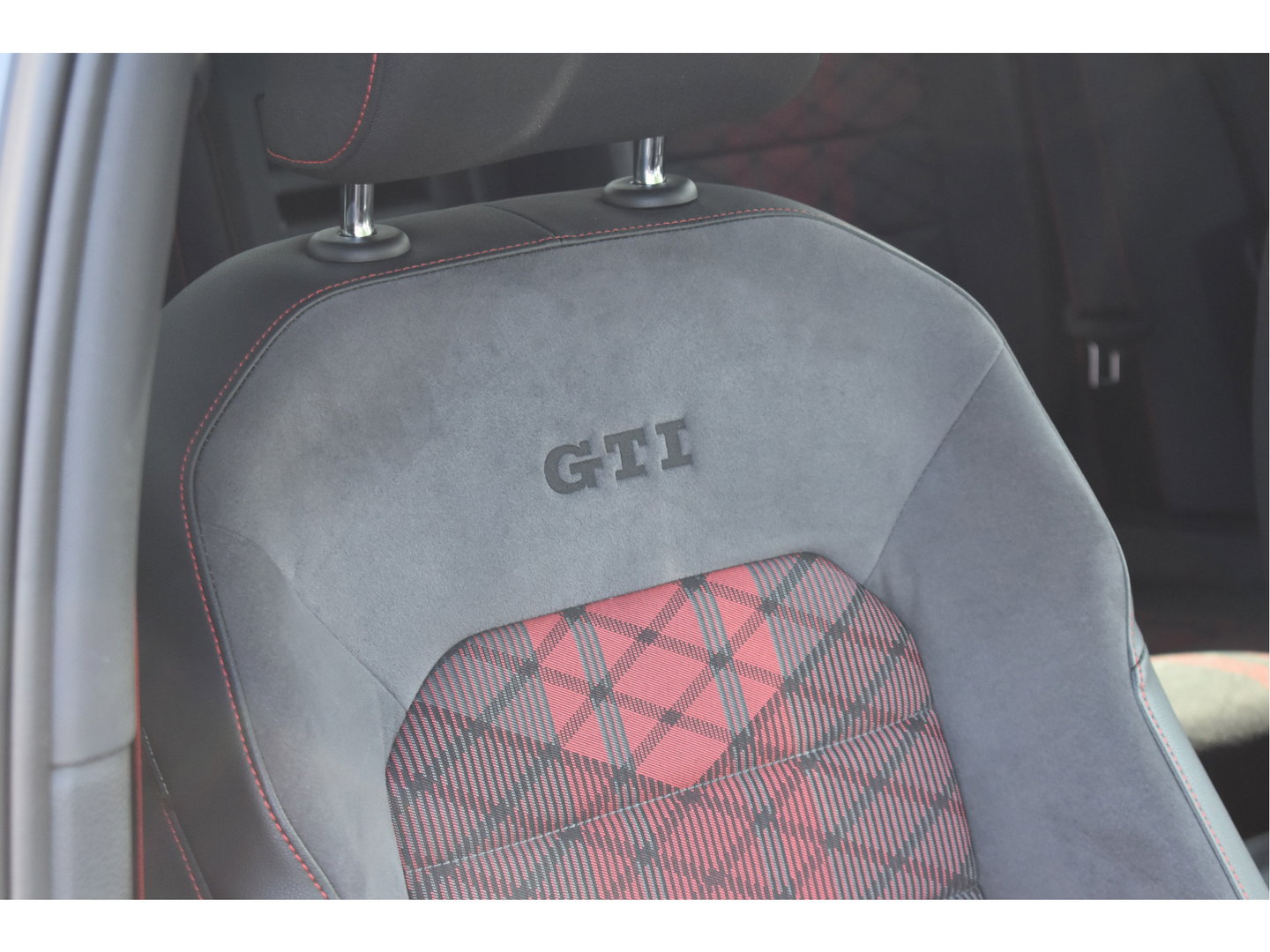 Volkswagen Golf 2.0 TSI GTI TCR Performance Pack Executive 290 pk Nardo Grey | Vol | Keyless | Pano | Camera | Carplay | Adapt.CC | Full LED | Historie