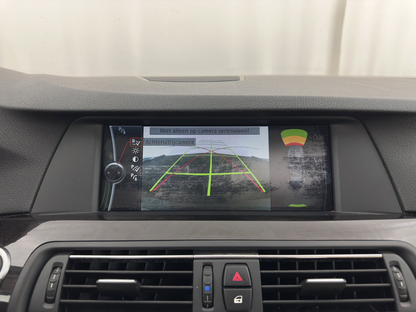 BMW 5 Serie Touring 530d High Executive Aut. *PANO | HEAD-UP | LEATHER | XENON | MEMORY-PACK | BLINDSPOT | HIFI-SOUND | NAVI-FULLMAP | CAMERA | HEATED-COMFORTSEATS | PRIVACY-GLASS | ECC | PDC | CRUISE | 17''ALU*