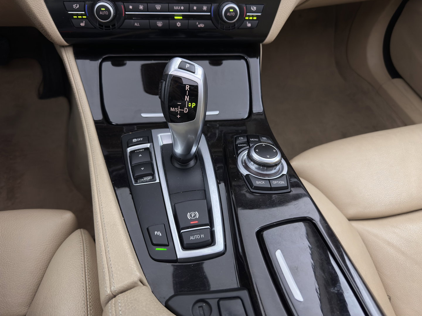 BMW 5 Serie Touring 530d High Executive Aut. *PANO | HEAD-UP | LEATHER | XENON | MEMORY-PACK | BLINDSPOT | HIFI-SOUND | NAVI-FULLMAP | CAMERA | HEATED-COMFORTSEATS | PRIVACY-GLASS | ECC | PDC | CRUISE | 17''ALU*