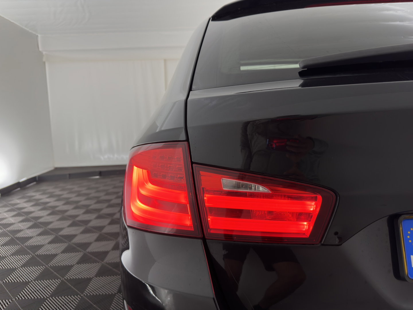 BMW 5 Serie Touring 530d High Executive Aut. *PANO | HEAD-UP | LEATHER | XENON | MEMORY-PACK | BLINDSPOT | HIFI-SOUND | NAVI-FULLMAP | CAMERA | HEATED-COMFORTSEATS | PRIVACY-GLASS | ECC | PDC | CRUISE | 17''ALU*