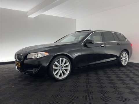 BMW 5 Serie Touring 530d High Executive Aut. *PANO | HEAD-UP | LEATHER | XENON | MEMORY-PACK | BLINDSPOT | HIFI-SOUND | NAVI-FULLMAP | CAMERA | HEATED-COMFORTSEATS | PRIVACY-GLASS | ECC | PDC | CRUISE | 17''ALU*