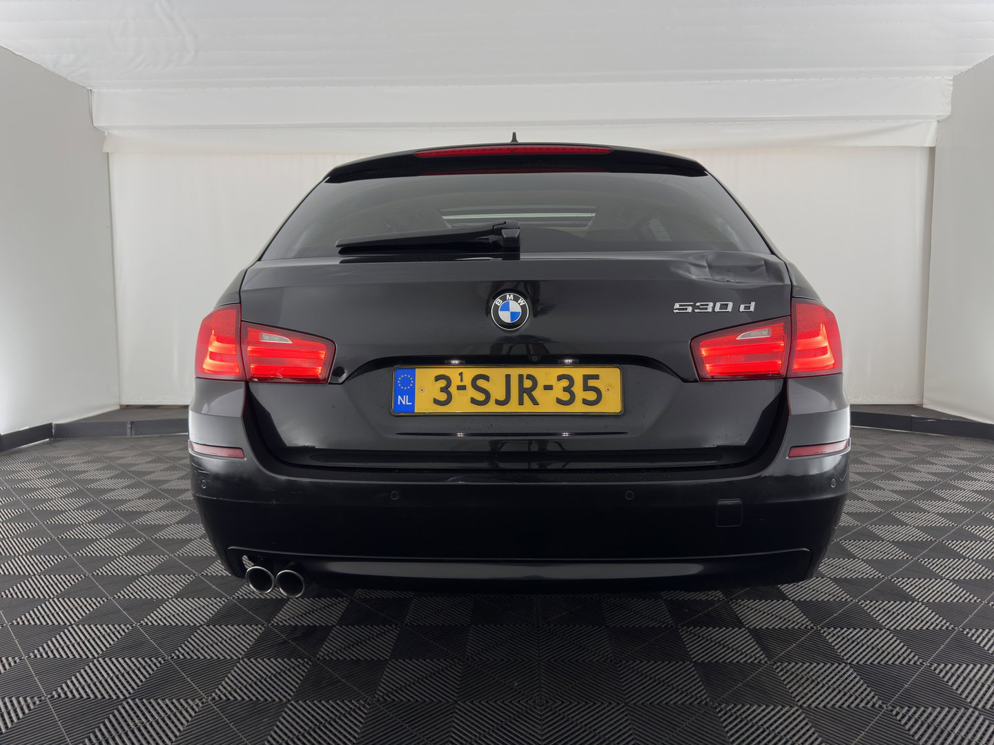 BMW 5 Serie Touring 530d High Executive Aut. *PANO | HEAD-UP | LEATHER | XENON | MEMORY-PACK | BLINDSPOT | HIFI-SOUND | NAVI-FULLMAP | CAMERA | HEATED-COMFORTSEATS | PRIVACY-GLASS | ECC | PDC | CRUISE | 17''ALU*