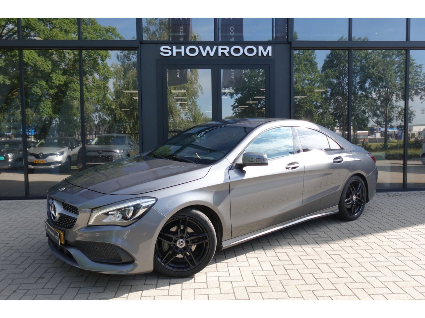 Mercedes-Benz CLA-Klasse 180 Business Solution AMG STOELVERW CAM CRUISE'