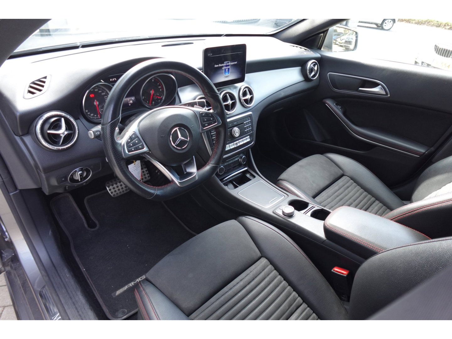 Mercedes-Benz CLA-Klasse 180 Business Solution AMG STOELVERW CAM CRUISE'