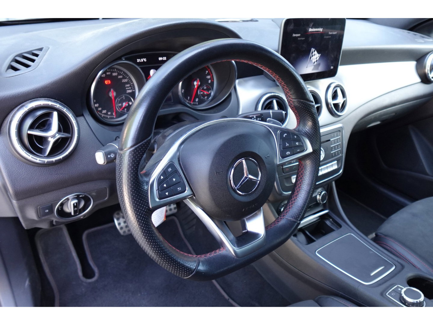 Mercedes-Benz CLA-Klasse 180 Business Solution AMG STOELVERW CAM CRUISE'