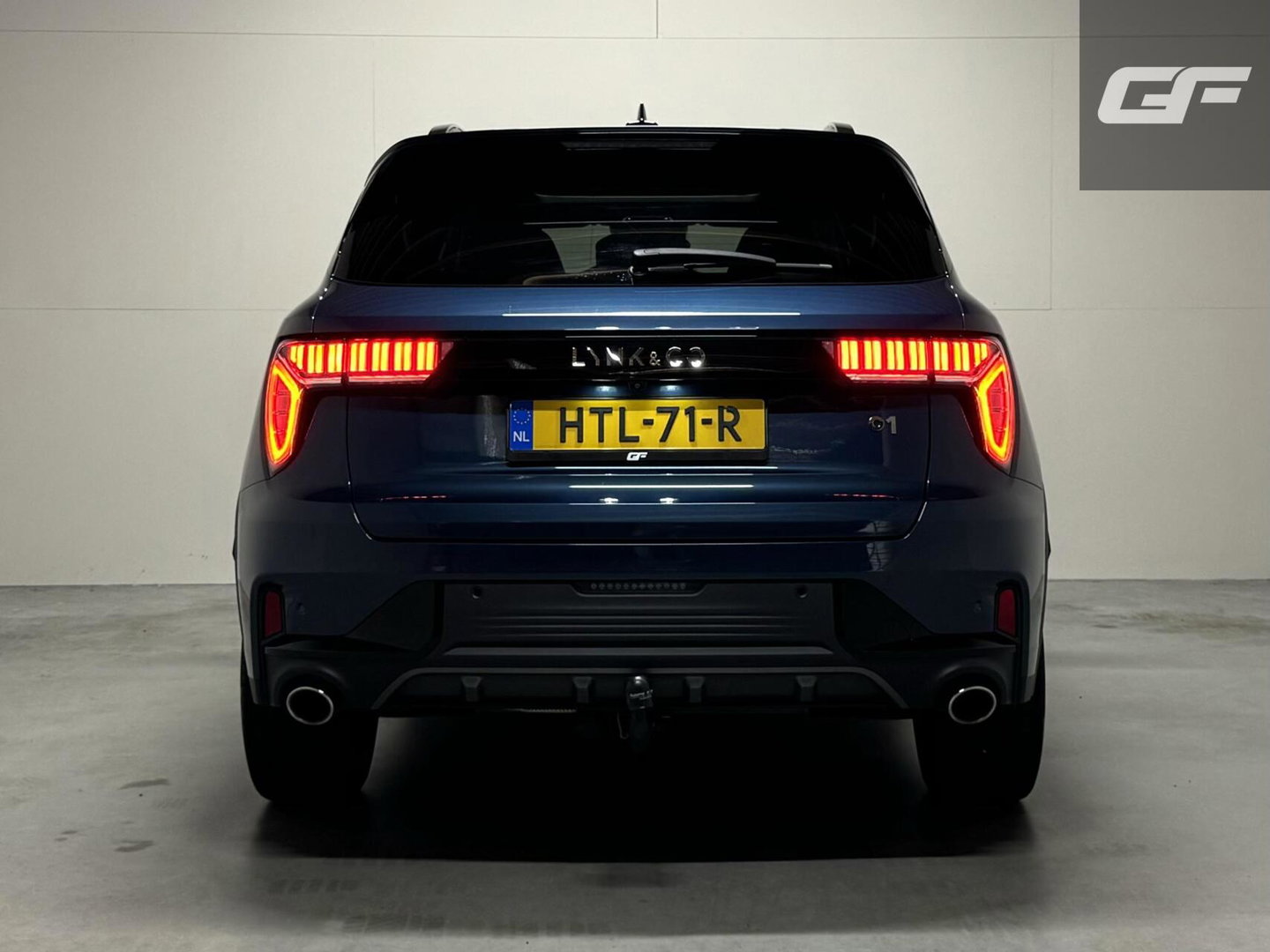 Lynk & Co 01 1.5 Plug-in Black Edition Pano Sfeer. CarPlay 360° Trekh.