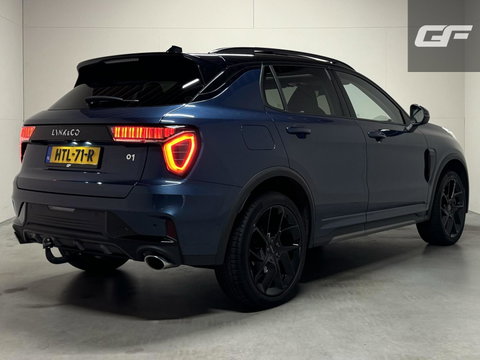 Lynk & Co 01 1.5 Plug-in Black Edition Pano Sfeer. CarPlay 360° Trekh.