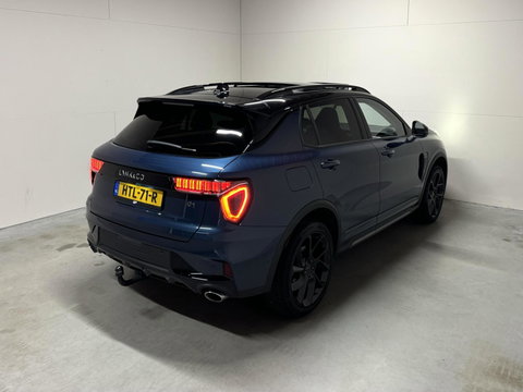 Lynk & Co 01 1.5 Plug-in Black Edition Pano Sfeer. CarPlay 360° Trekh.