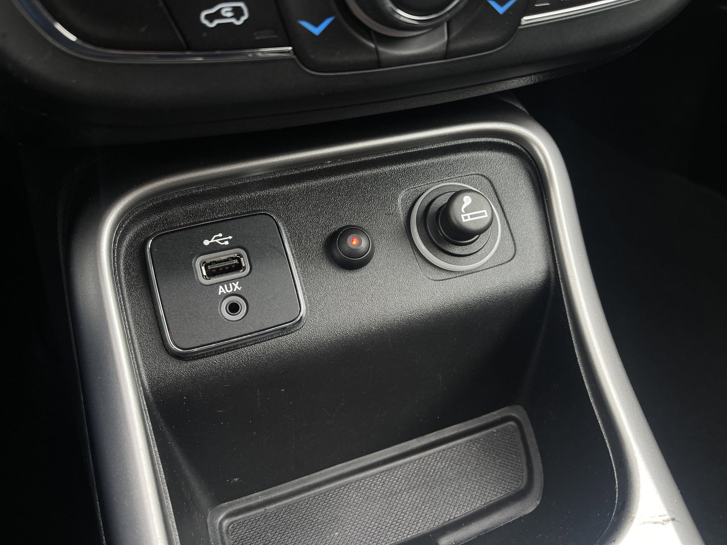 Jeep Compass 1.4 MultiAir Longitude | Apple Carplay | Origineel Nederlands | Cruise Control | Isofix | Lichtmetaal 17'' | Airconditioning |
