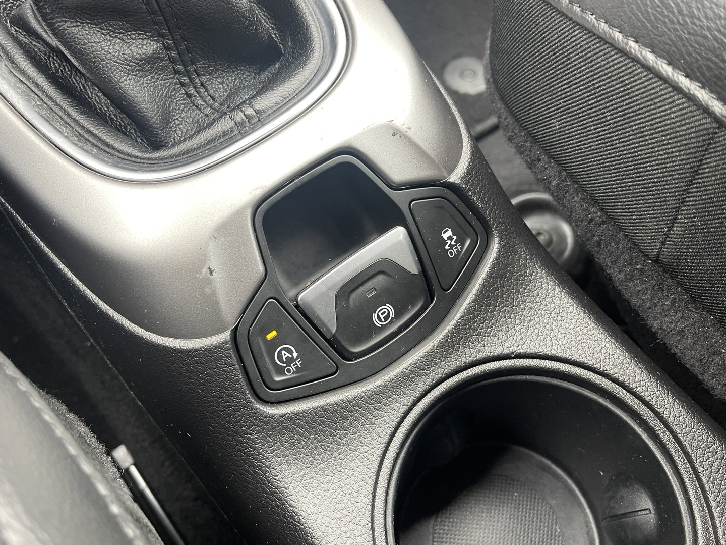 Jeep Compass 1.4 MultiAir Longitude | Apple Carplay | Origineel Nederlands | Cruise Control | Isofix | Lichtmetaal 17'' | Airconditioning |