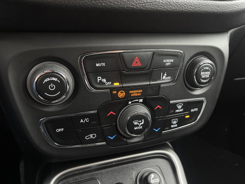 Jeep Compass 1.4 MultiAir Longitude | Apple Carplay | Origineel Nederlands | Cruise Control | Isofix | Lichtmetaal 17'' | Airconditioning |