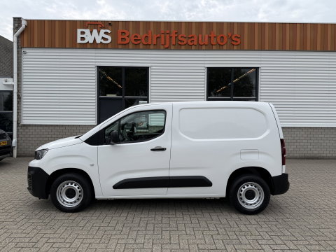 Peugeot Partner 1.2 PureTech Premium / benzine grijs kenteken / euro 6 / vaste prijs rijklaar € 11.750 ex btw / lease vanaf € 198 / airco / cruise / navi / raam in de schuifdeur / Apple Carplay Android auto