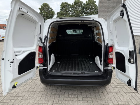 Peugeot Partner 1.2 PureTech Premium / benzine grijs kenteken / euro 6 / vaste prijs rijklaar € 11.750 ex btw / lease vanaf € 198 / airco / cruise / navi / raam in de schuifdeur / Apple Carplay Android auto