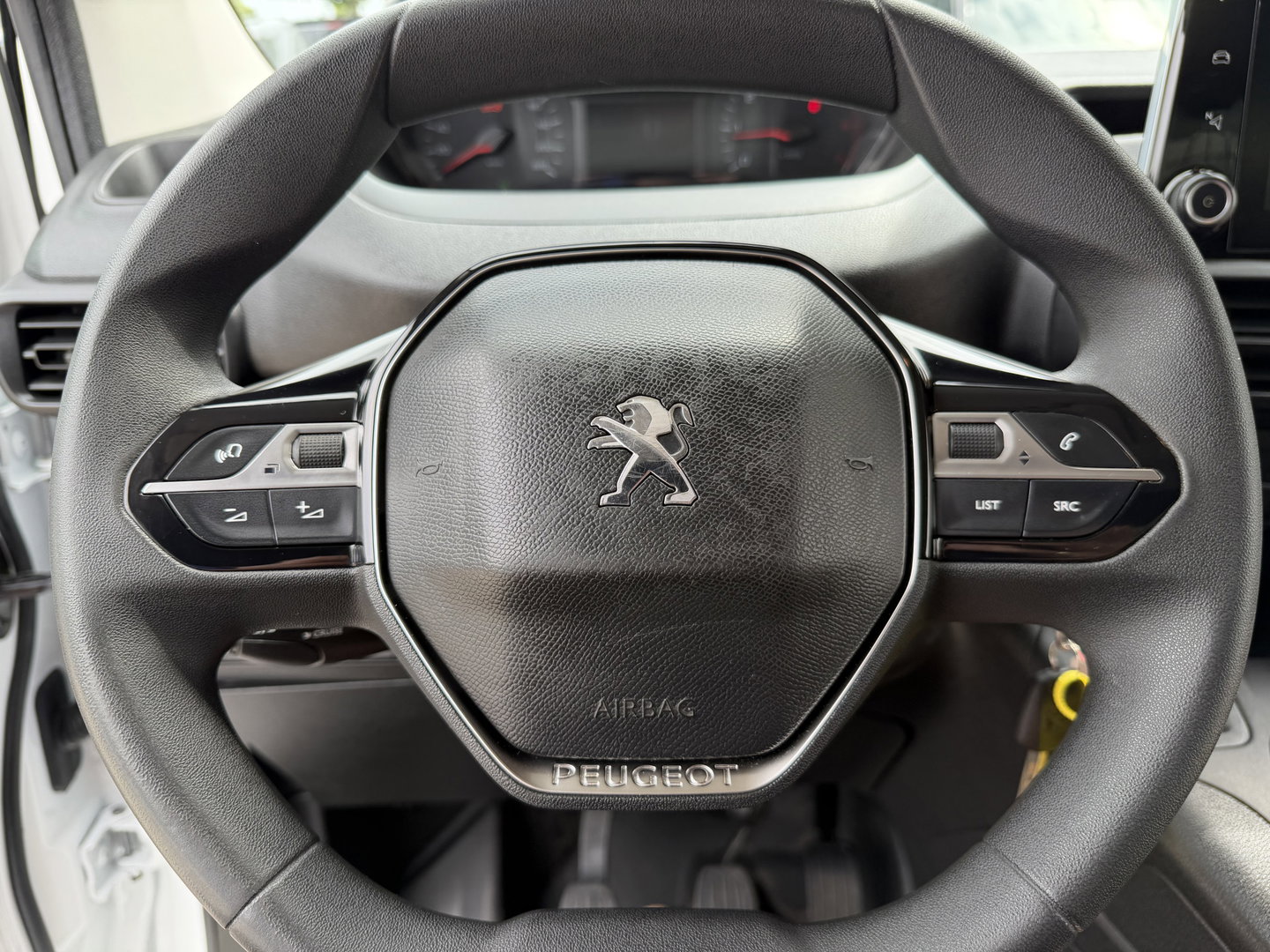 Peugeot Partner 1.2 PureTech Premium / benzine grijs kenteken / euro 6 / vaste prijs rijklaar € 11.750 ex btw / lease vanaf € 198 / airco / cruise / navi / raam in de schuifdeur / Apple Carplay Android auto