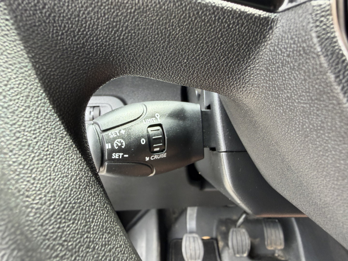 Peugeot Partner 1.2 PureTech Premium / benzine grijs kenteken / euro 6 / vaste prijs rijklaar € 11.750 ex btw / lease vanaf € 198 / airco / cruise / navi / raam in de schuifdeur / Apple Carplay Android auto