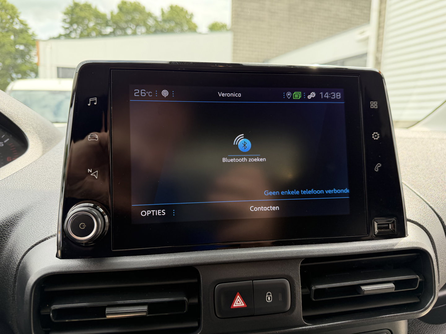Peugeot Partner 1.2 PureTech Premium / benzine grijs kenteken / euro 6 / vaste prijs rijklaar € 11.750 ex btw / lease vanaf € 198 / airco / cruise / navi / raam in de schuifdeur / Apple Carplay Android auto