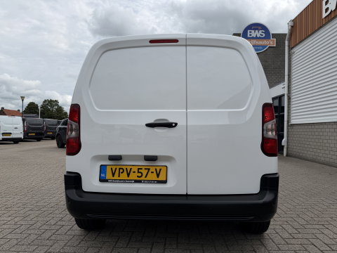 Peugeot Partner 1.2 PureTech Premium / benzine grijs kenteken / euro 6 / vaste prijs rijklaar € 11.750 ex btw / lease vanaf € 198 / airco / cruise / navi / raam in de schuifdeur / Apple Carplay Android auto