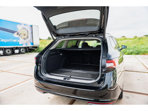 Škoda Superb Combi 1.5 TSI PHEV Selection | TREKHAAK | SUNSET | 18"