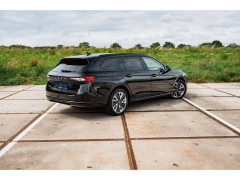 Škoda Superb Combi 1.5 TSI PHEV Selection | TREKHAAK | SUNSET | 18"