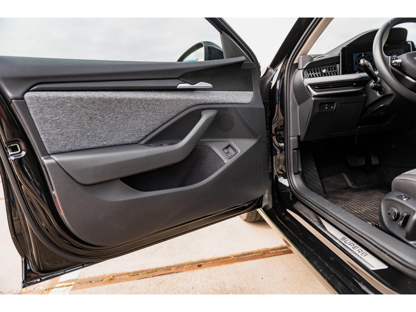 Škoda Superb Combi 1.5 TSI PHEV Selection | TREKHAAK | SUNSET | 18"