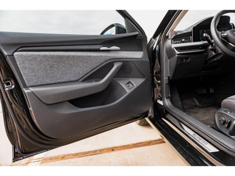 Škoda Superb Combi 1.5 TSI PHEV Selection | TREKHAAK | SUNSET | 18"