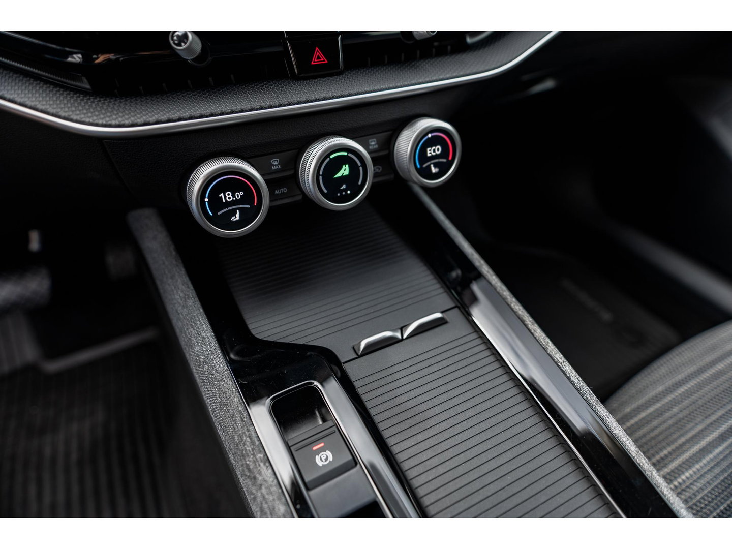 Škoda Superb Combi 1.5 TSI PHEV Selection | TREKHAAK | SUNSET | 18"
