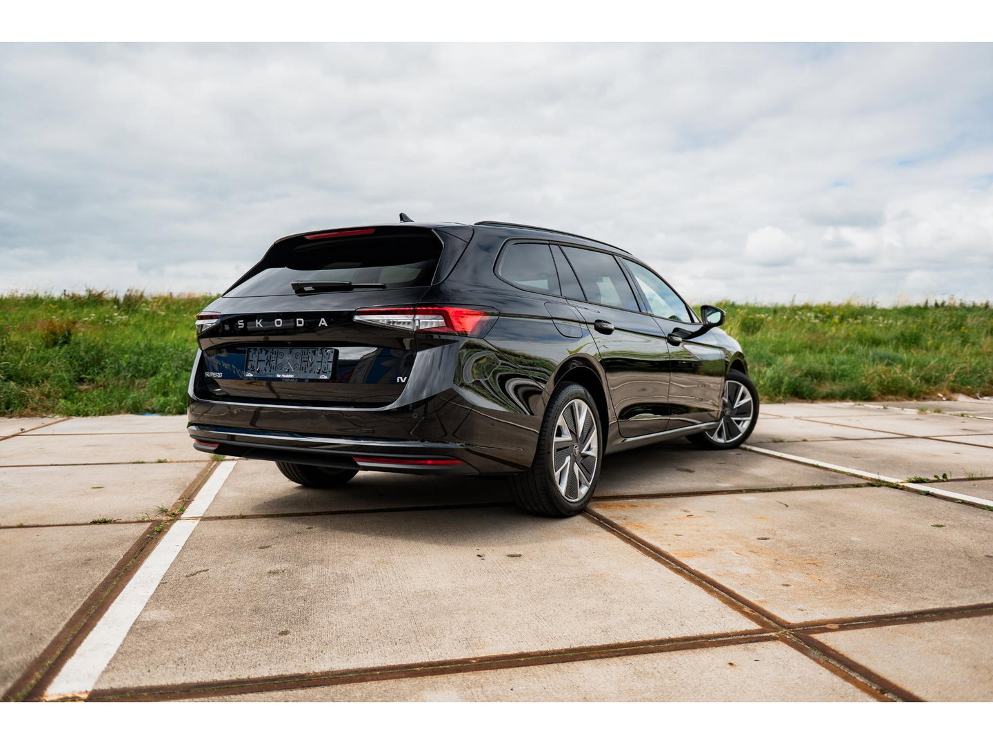 Škoda Superb Combi 1.5 TSI PHEV Selection | TREKHAAK | SUNSET | 18"