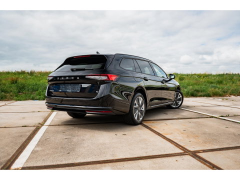 Škoda Superb Combi 1.5 TSI PHEV Selection | TREKHAAK | SUNSET | 18"