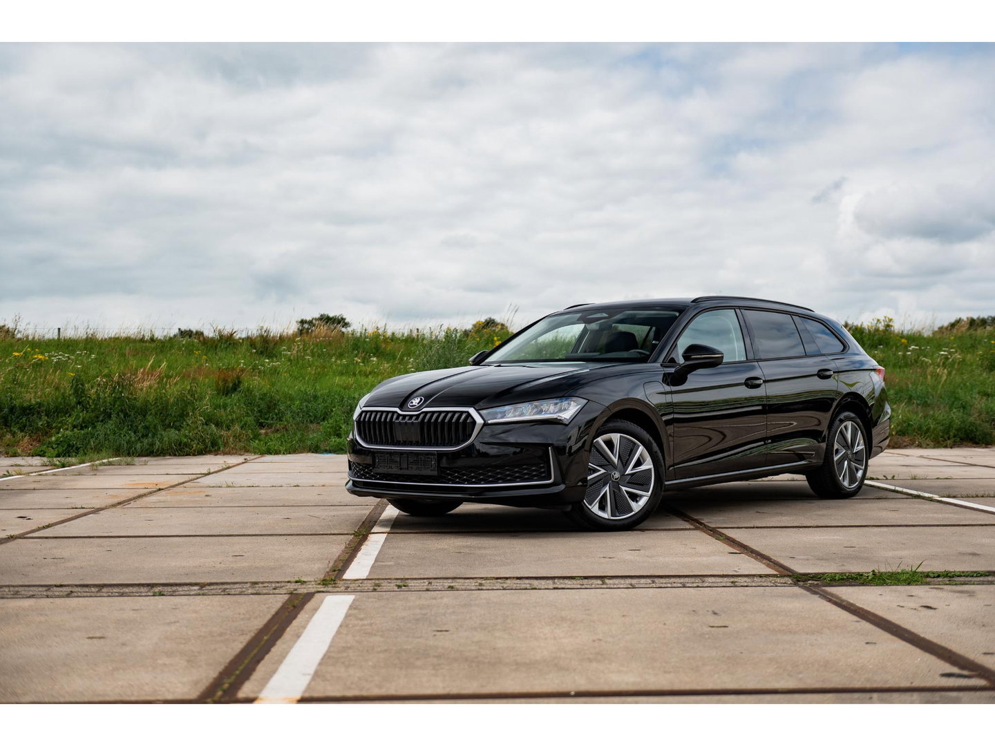 Škoda Superb Combi 1.5 TSI PHEV Selection | TREKHAAK | SUNSET | 18"