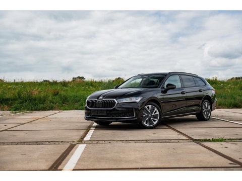 Škoda Superb Combi 1.5 TSI PHEV Selection | TREKHAAK | SUNSET | 18"