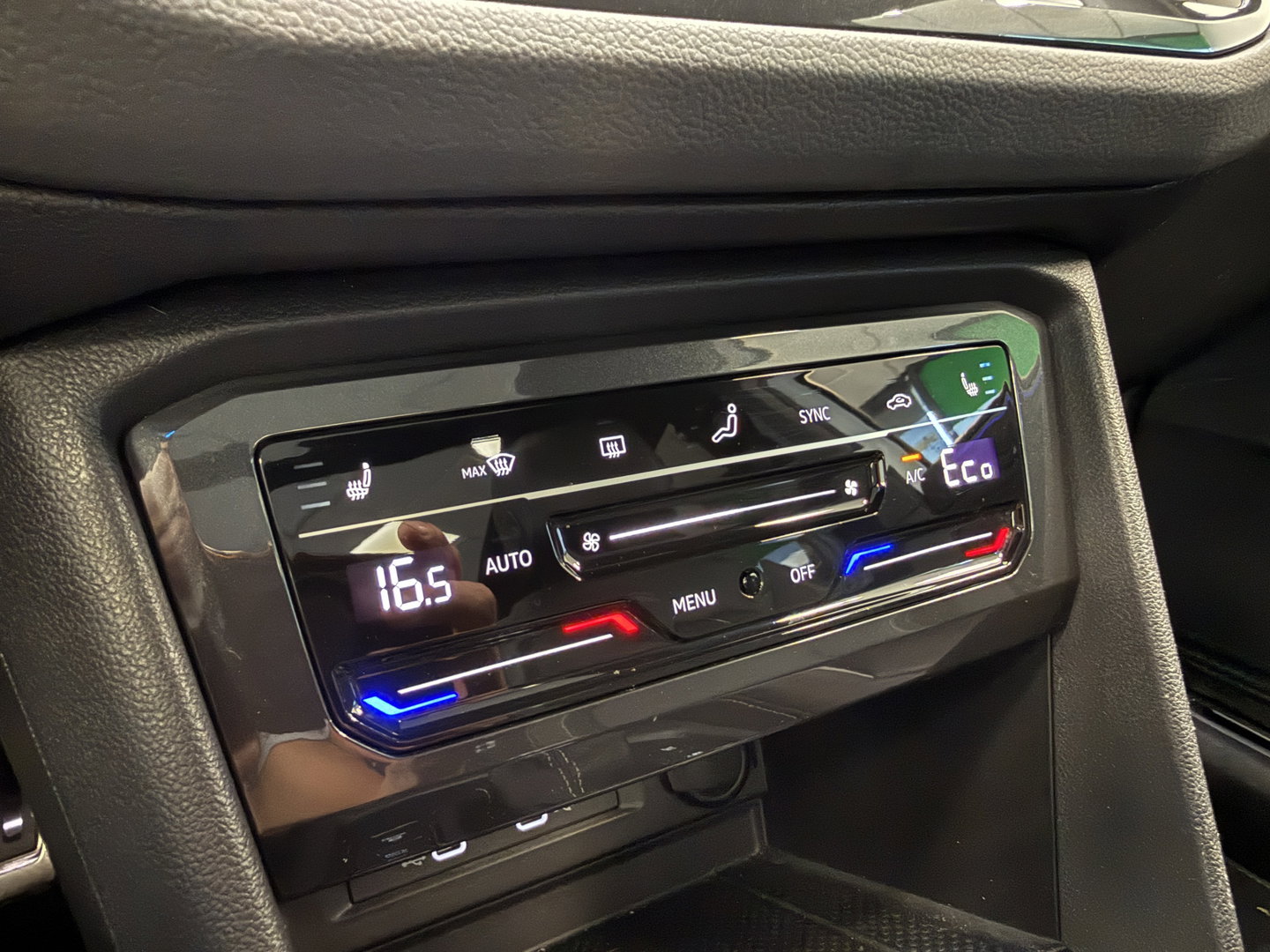 Volkswagen Tiguan 1.4 TSI eHybrid R-Line Business Leder Panoramadak IQ-light Elec.Trekhaak!