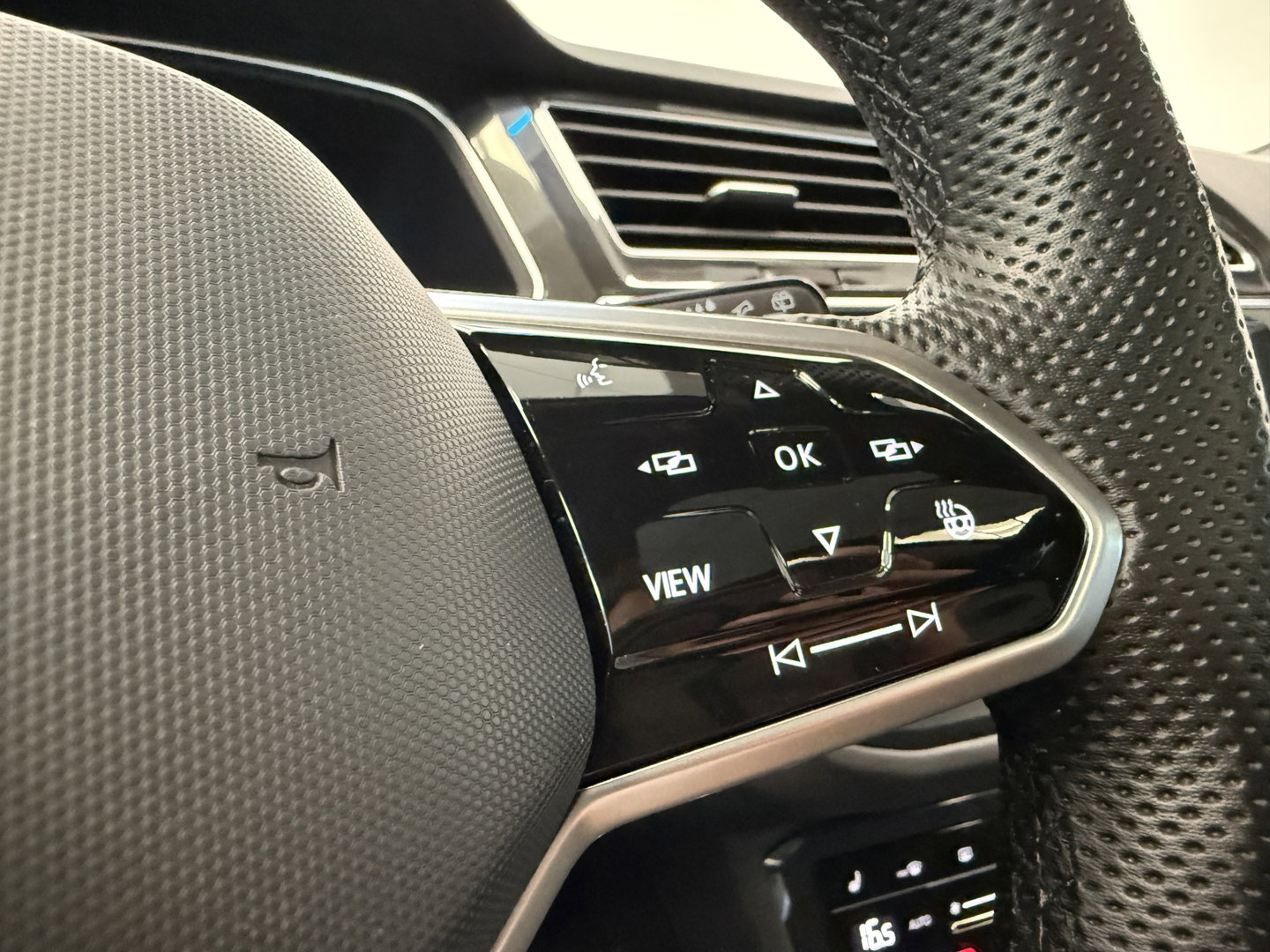 Volkswagen Tiguan 1.4 TSI eHybrid R-Line Business Leder Panoramadak IQ-light Elec.Trekhaak!
