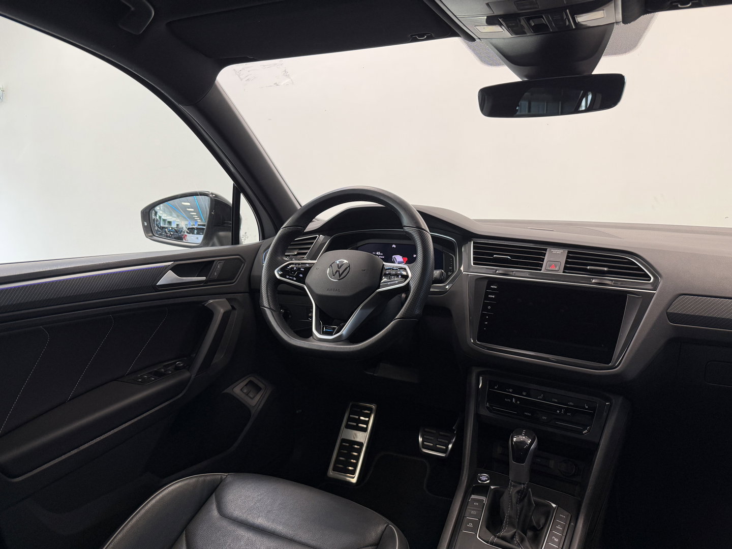 Volkswagen Tiguan 1.4 TSI eHybrid R-Line Business Leder Panoramadak IQ-light Elec.Trekhaak!