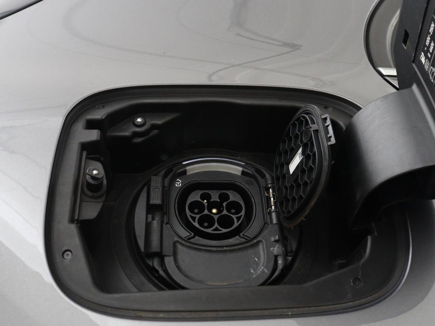 Mercedes-Benz A-Klasse 250e Style | SOH 92% | Stoelverwarming | Sfeerverlichting | Keyless | Camera | Navigatie | Widescreen | Half leder | Side Assist | Climate control | Bluetooth | PHEV | Plug In