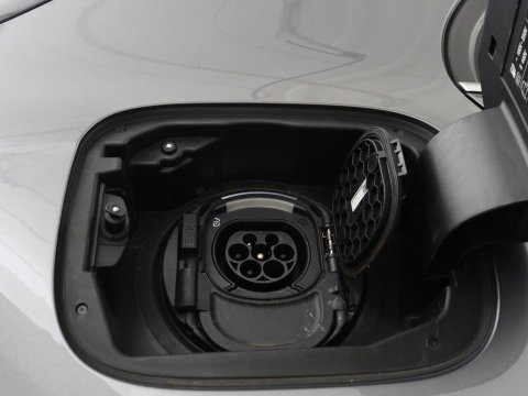 Mercedes-Benz A-Klasse 250e Style | SOH 92% | Stoelverwarming | Sfeerverlichting | Keyless | Camera | Navigatie | Widescreen | Half leder | Side Assist | Climate control | Bluetooth | PHEV | Plug In