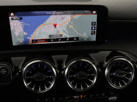 Mercedes-Benz A-Klasse 250e Style | SOH 92% | Stoelverwarming | Sfeerverlichting | Keyless | Camera | Navigatie | Widescreen | Half leder | Side Assist | Climate control | Bluetooth | PHEV | Plug In