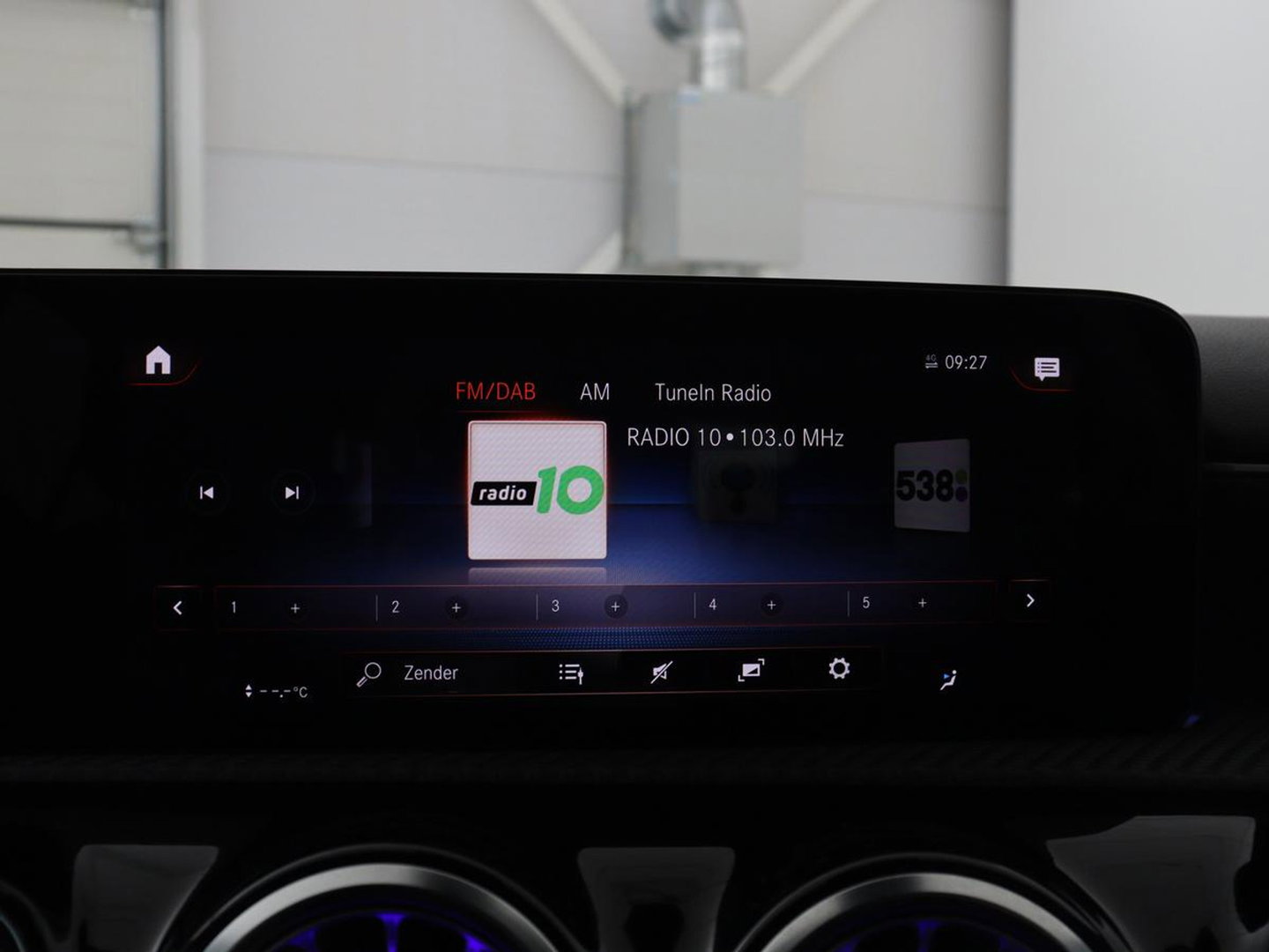 Mercedes-Benz A-Klasse 250e Style | SOH 92% | Stoelverwarming | Sfeerverlichting | Keyless | Camera | Navigatie | Widescreen | Half leder | Side Assist | Climate control | Bluetooth | PHEV | Plug In
