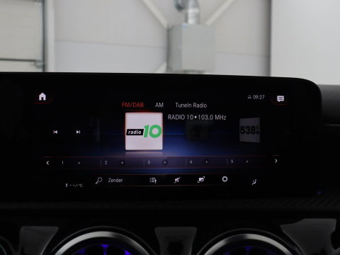 Mercedes-Benz A-Klasse 250e Style | SOH 92% | Stoelverwarming | Sfeerverlichting | Keyless | Camera | Navigatie | Widescreen | Half leder | Side Assist | Climate control | Bluetooth | PHEV | Plug In
