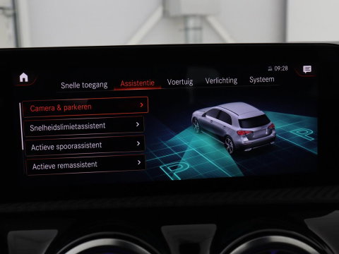 Mercedes-Benz A-Klasse 250e Style | SOH 92% | Stoelverwarming | Sfeerverlichting | Keyless | Camera | Navigatie | Widescreen | Half leder | Side Assist | Climate control | Bluetooth | PHEV | Plug In