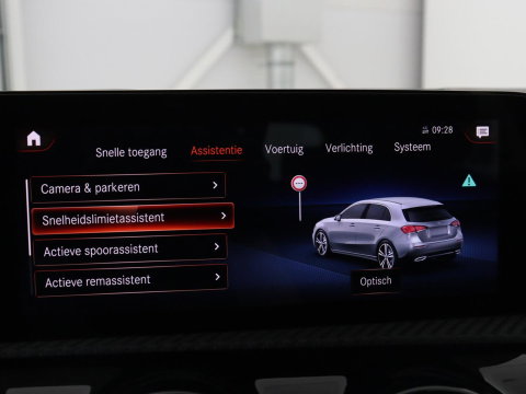 Mercedes-Benz A-Klasse 250e Style | SOH 92% | Stoelverwarming | Sfeerverlichting | Keyless | Camera | Navigatie | Widescreen | Half leder | Side Assist | Climate control | Bluetooth | PHEV | Plug In