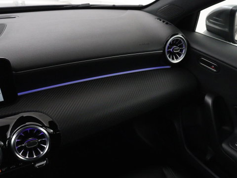 Mercedes-Benz A-Klasse 250e Style | SOH 92% | Stoelverwarming | Sfeerverlichting | Keyless | Camera | Navigatie | Widescreen | Half leder | Side Assist | Climate control | Bluetooth | PHEV | Plug In