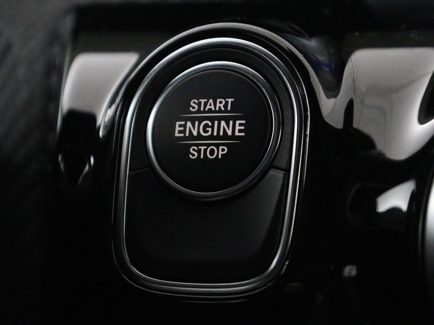 Mercedes-Benz A-Klasse 250e Style | SOH 92% | Stoelverwarming | Sfeerverlichting | Keyless | Camera | Navigatie | Widescreen | Half leder | Side Assist | Climate control | Bluetooth | PHEV | Plug In