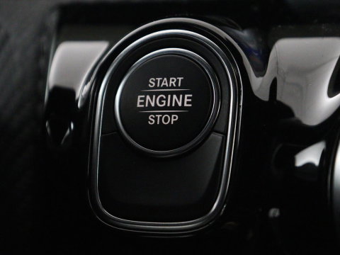 Mercedes-Benz A-Klasse 250e Style | SOH 92% | Stoelverwarming | Sfeerverlichting | Keyless | Camera | Navigatie | Widescreen | Half leder | Side Assist | Climate control | Bluetooth | PHEV | Plug In