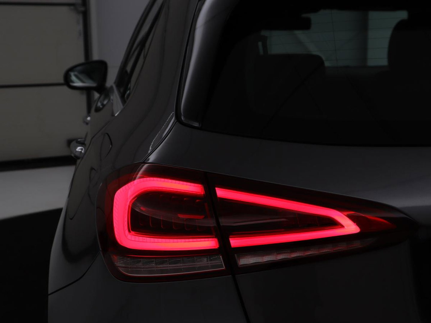 Mercedes-Benz A-Klasse 250e Style | SOH 92% | Stoelverwarming | Sfeerverlichting | Keyless | Camera | Navigatie | Widescreen | Half leder | Side Assist | Climate control | Bluetooth | PHEV | Plug In