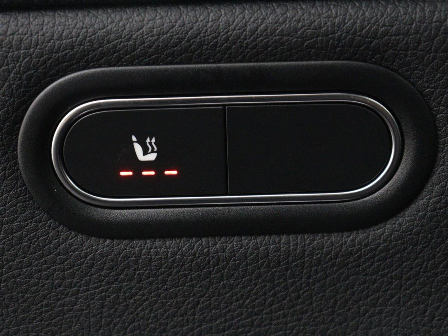 Mercedes-Benz A-Klasse 250e Style | SOH 92% | Stoelverwarming | Sfeerverlichting | Keyless | Camera | Navigatie | Widescreen | Half leder | Side Assist | Climate control | Bluetooth | PHEV | Plug In
