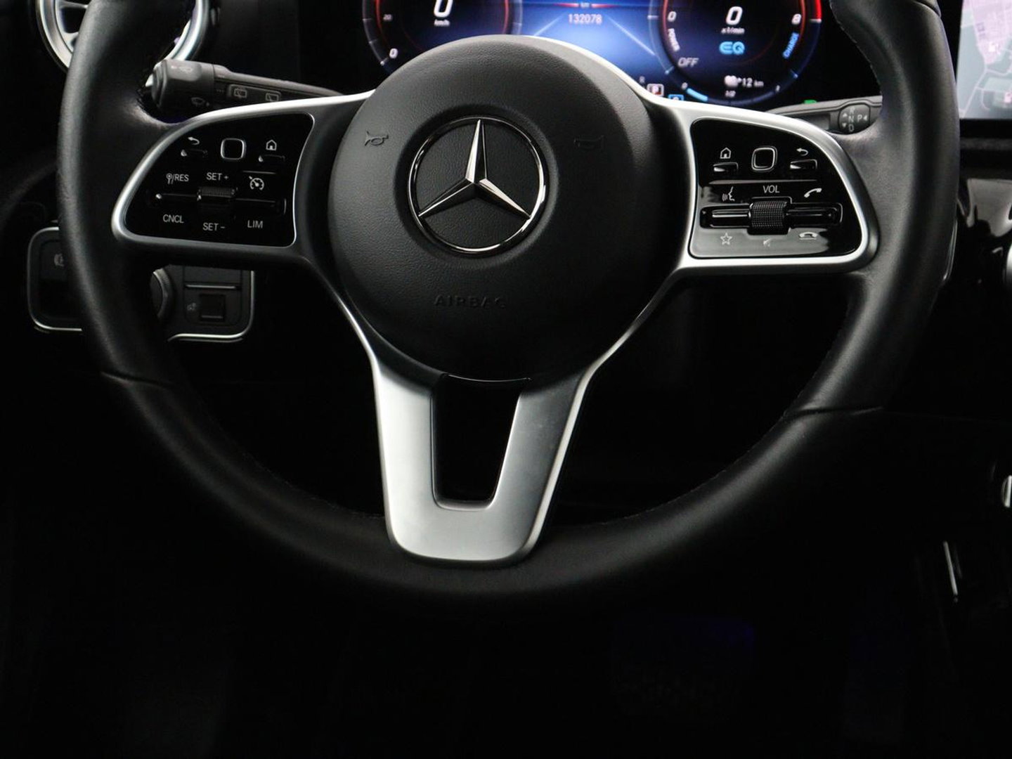 Mercedes-Benz A-Klasse 250e Style | SOH 92% | Stoelverwarming | Sfeerverlichting | Keyless | Camera | Navigatie | Widescreen | Half leder | Side Assist | Climate control | Bluetooth | PHEV | Plug In