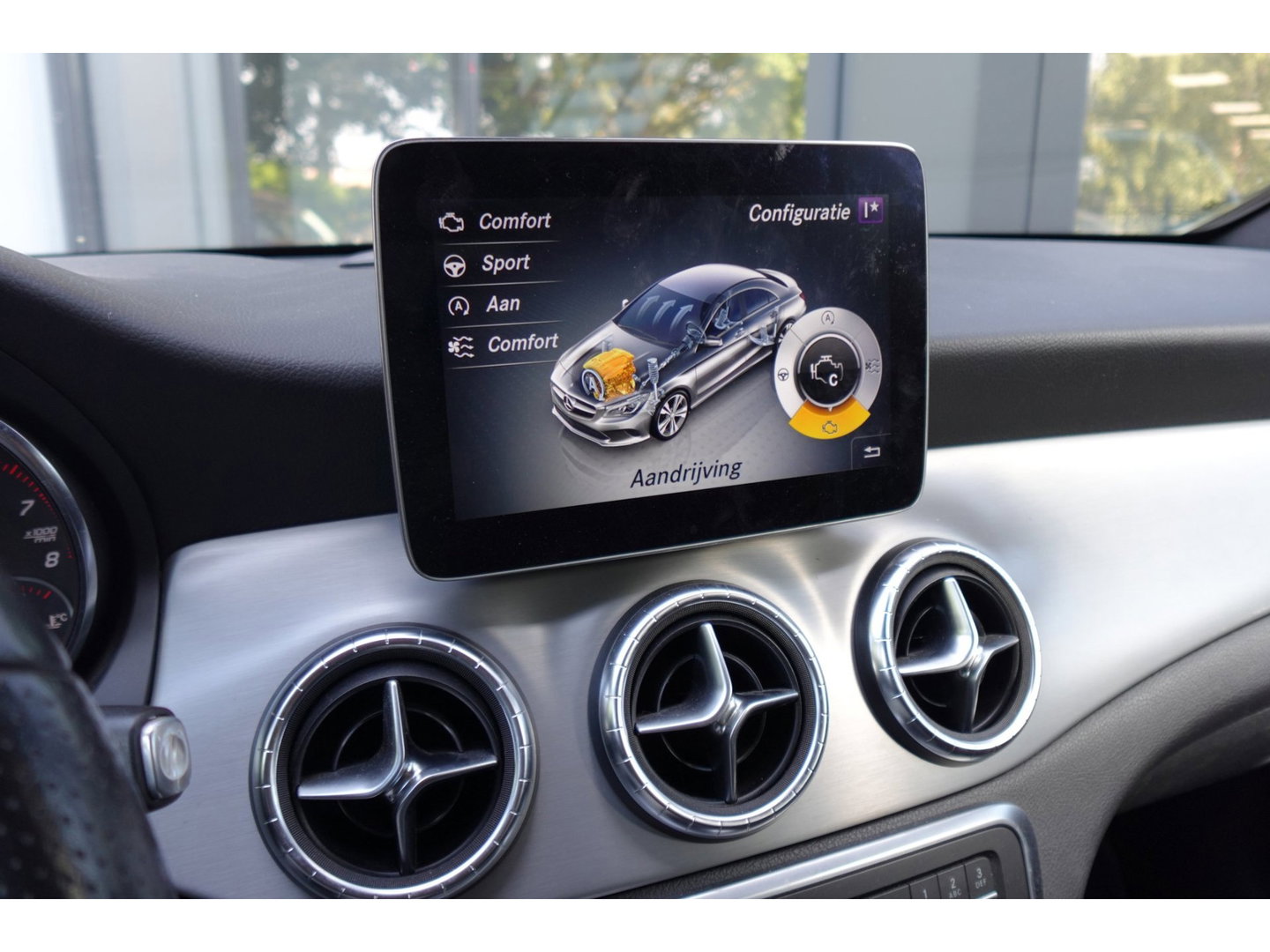Mercedes-Benz CLA-Klasse 180 Business Solution AMG STOELVERW CAM CRUISE'